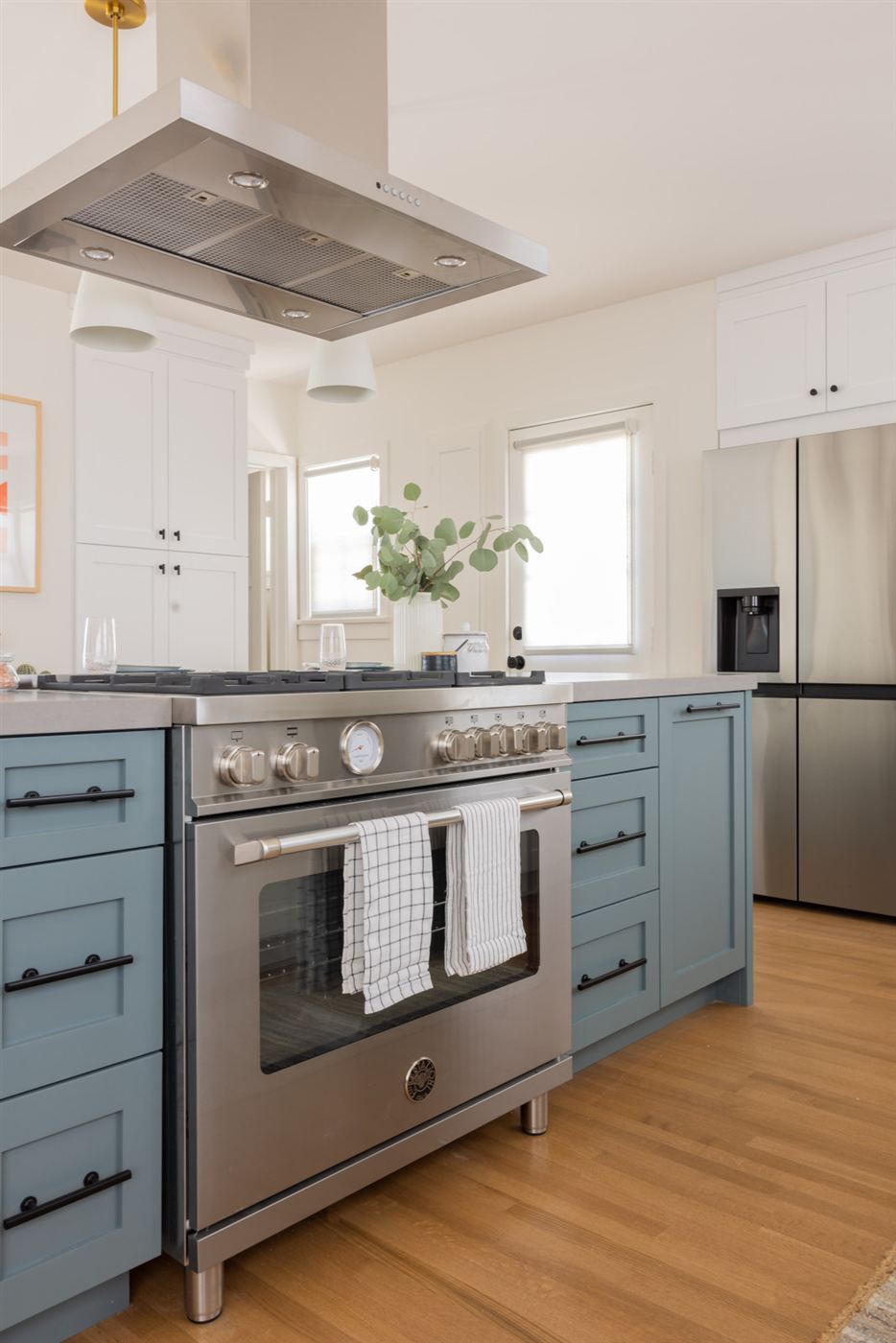 Kitchen with professional stainless range
